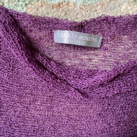 FRANKLY SCARLETT
Fashionable asymmetrical shawl /poncho very light weight yarn - Picture 1 of 4